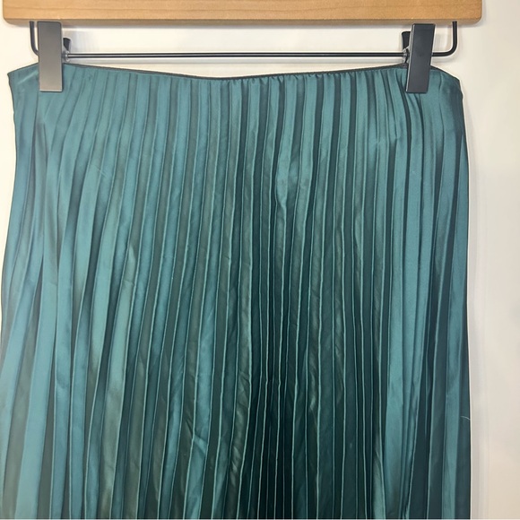 Zara Emerald Green Accordion Pleated Midi Skirt, Size Medium - Picture 3 of 7